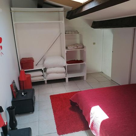 Appartement Meuble A Villeneuve Les Maguelone Exterior foto