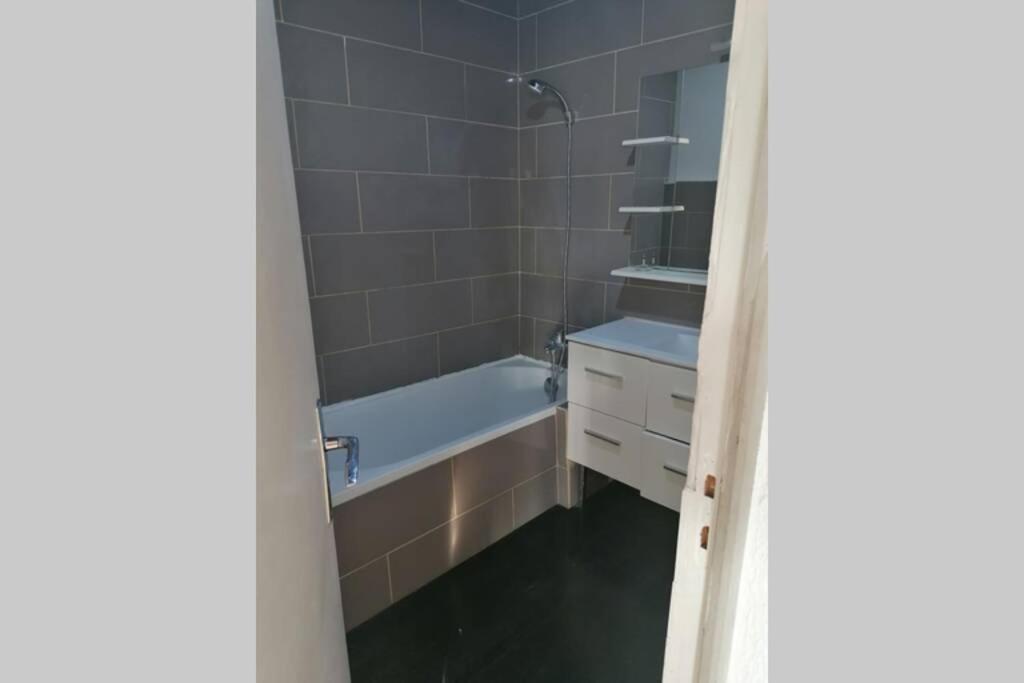 Appartement Meuble A Villeneuve Les Maguelone Exterior foto